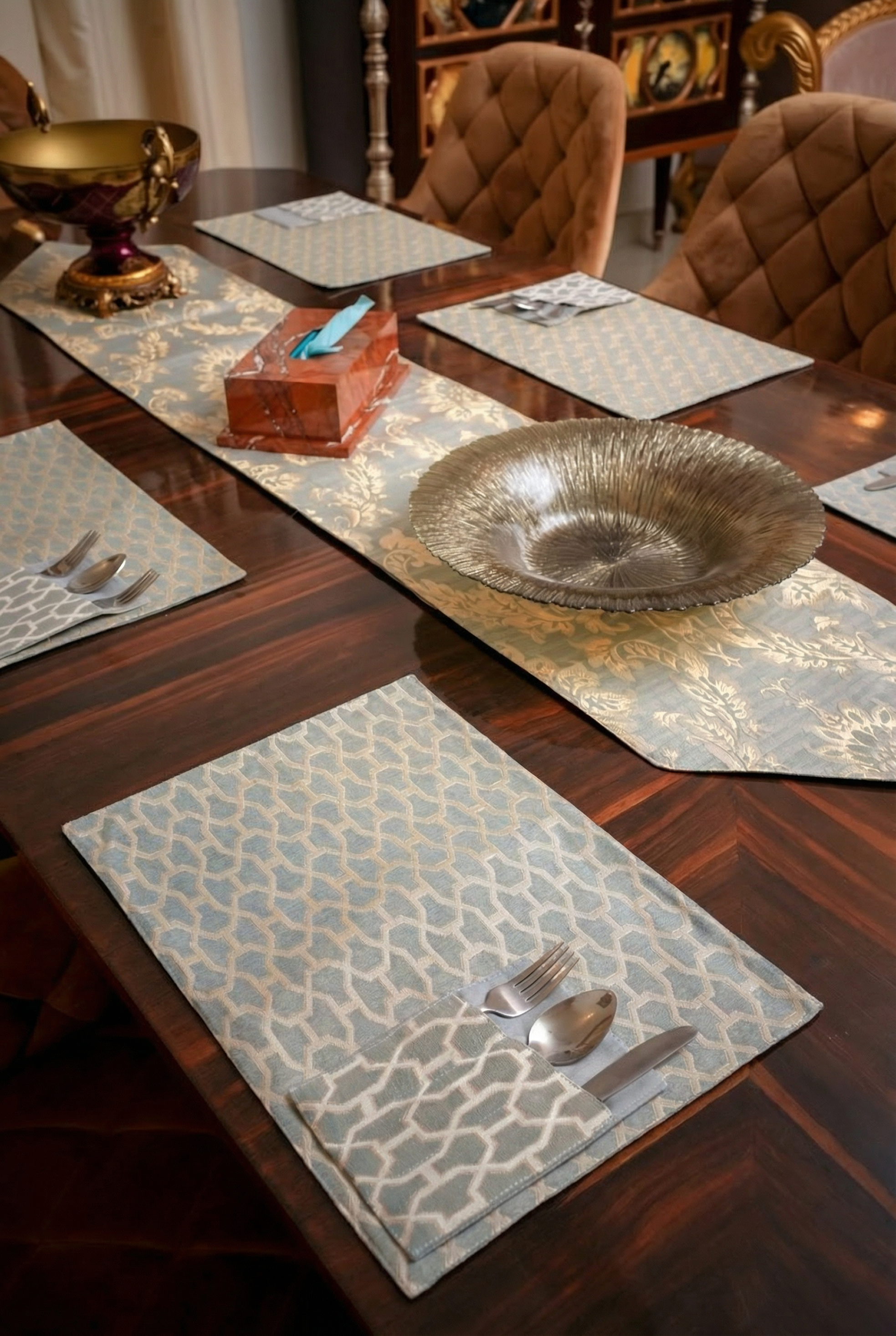 Frost Grey Ivory Table Set