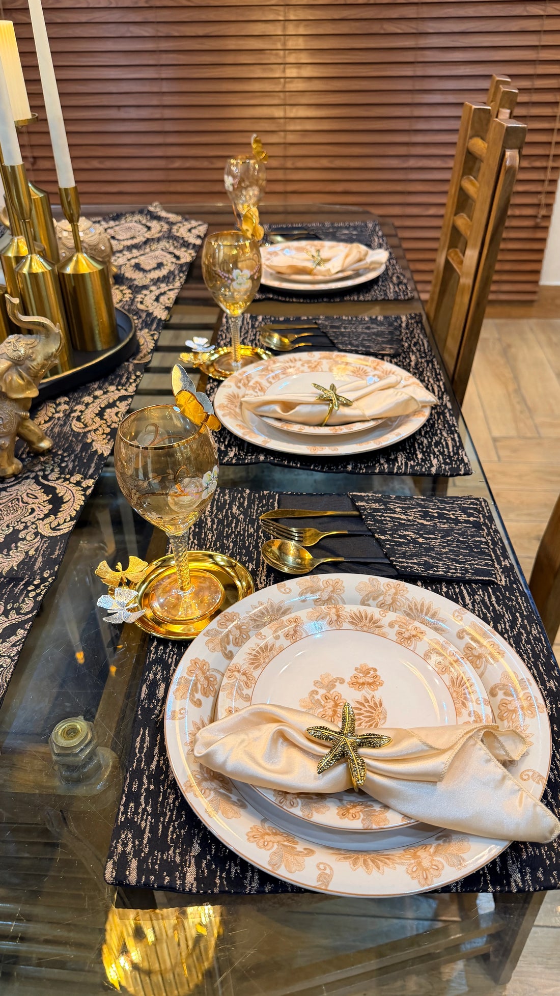 Camilla Gold Embossed Textured Table Set